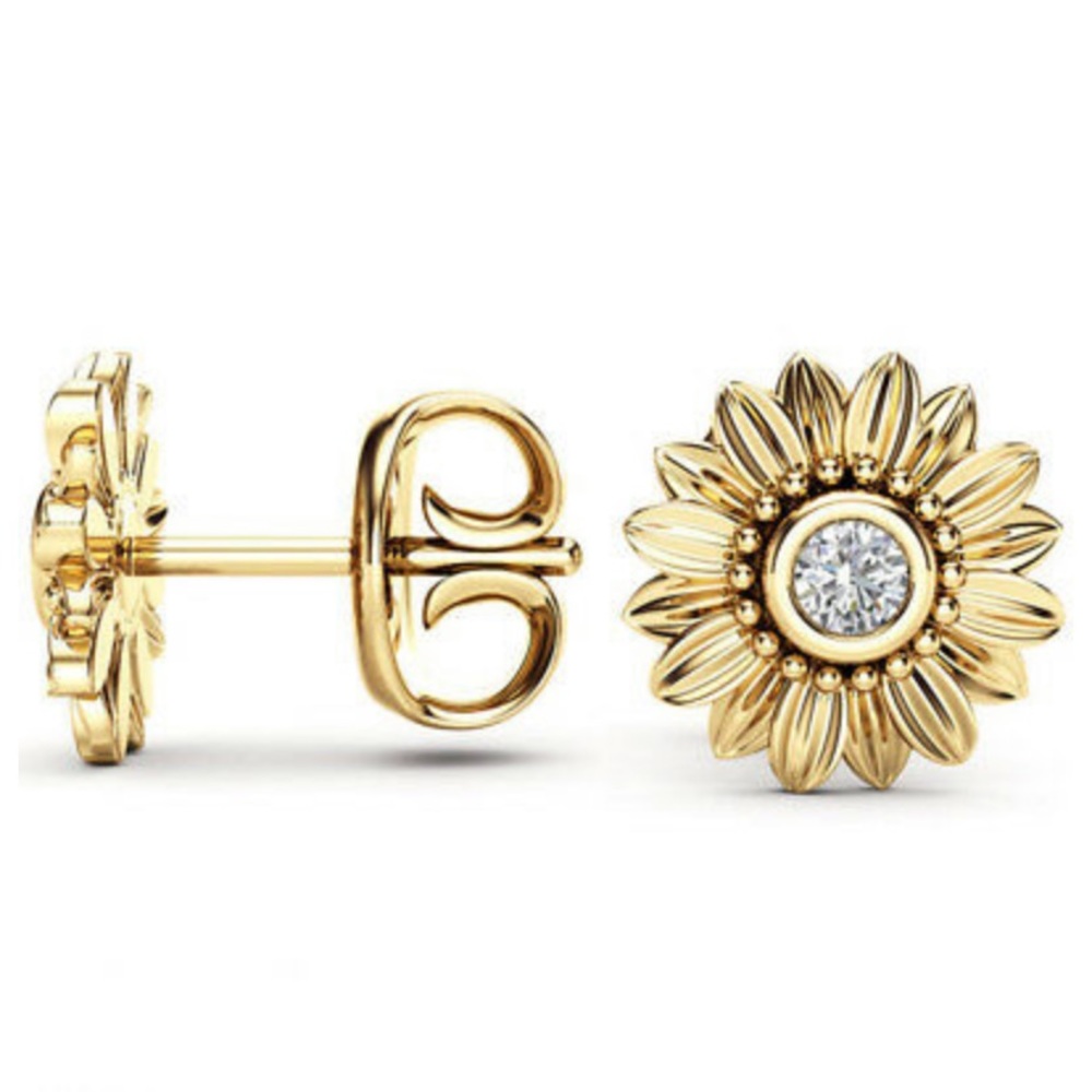 New 18k gold plated Stud Earrings